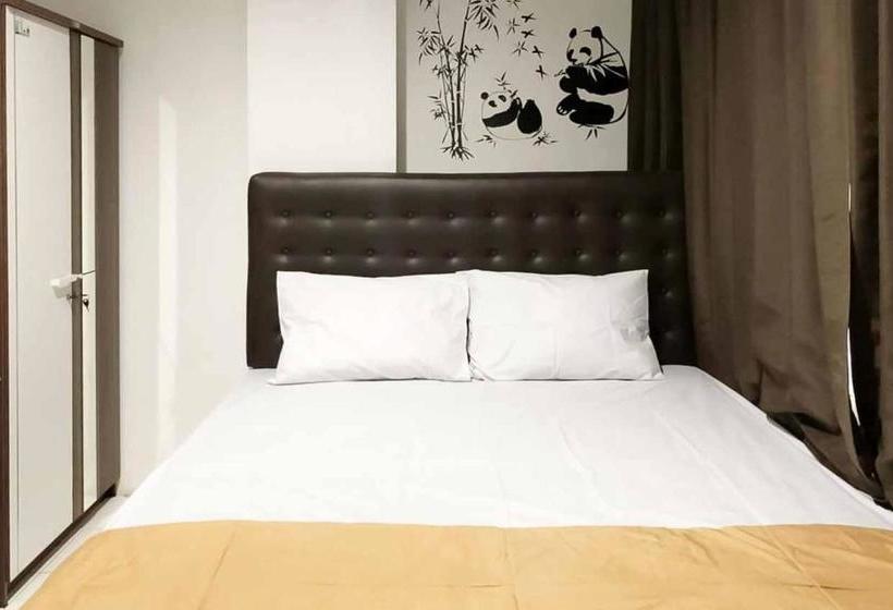 Отель Sas Guest House Mitra Reddoorz At Darmo Park 2 Surabaya