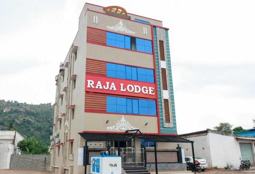 هتل Spot On Raja Lodge