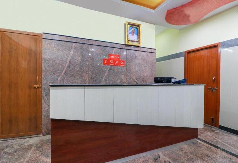 בית מלון כפרי Spot On Raja Lodge