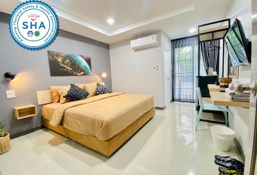 The Hub Hotel Surin