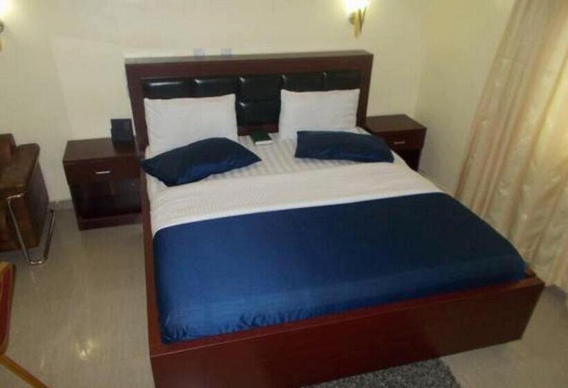 پانسیون Room In Lodge   Dublina Hotels And Suites