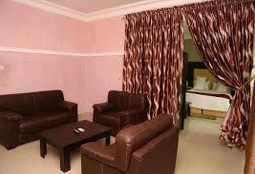 پانسیون Room In Lodge   Hampton Towers Spa