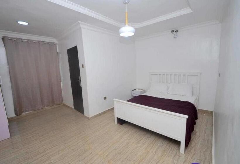 پانسیون Room In Lodge   Royal Signature Suites And Apartments
