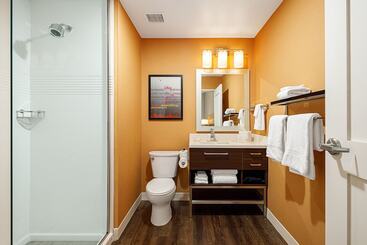 هتل Towneplace Suites By Marriott Ironton