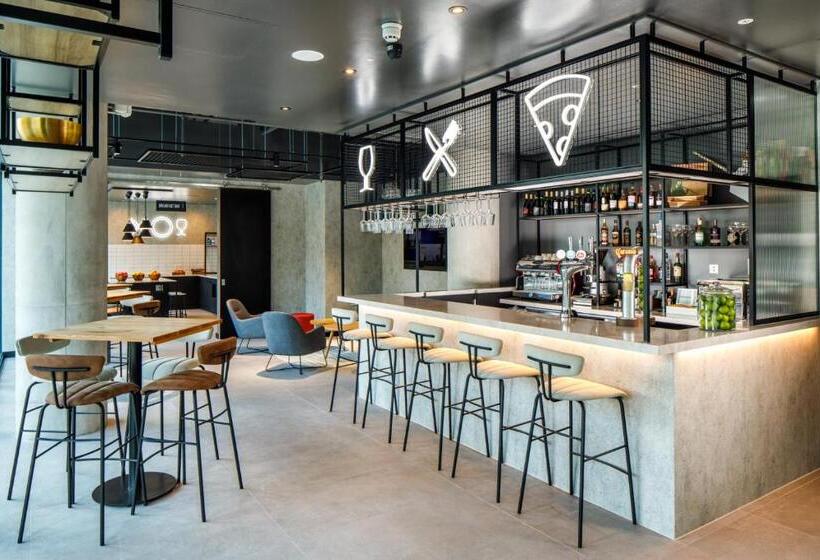 Aparthotel Adagio London Sutton Point