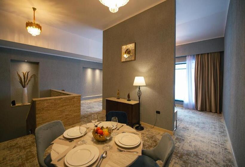هتل Elexus Apartments Poiana Brasov