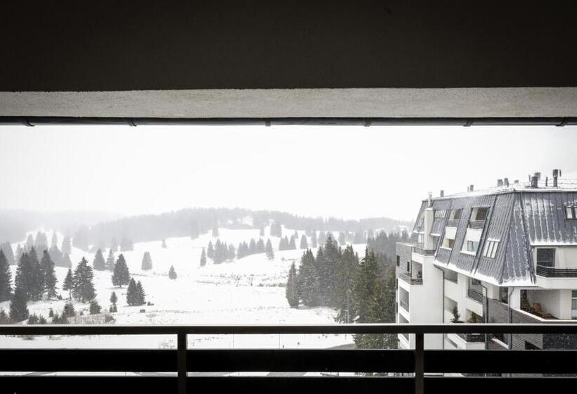 هتل Elexus Apartments Poiana Brasov