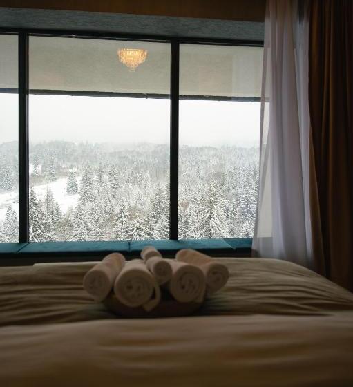 هتل Elexus Apartments Poiana Brasov