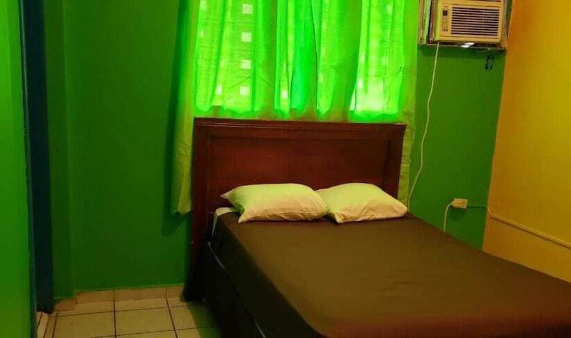 هتل Los Guacamayos La Ceiba