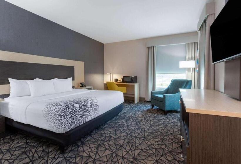 هتل La Quinta Inn & Suites By Wyndham Shorewood