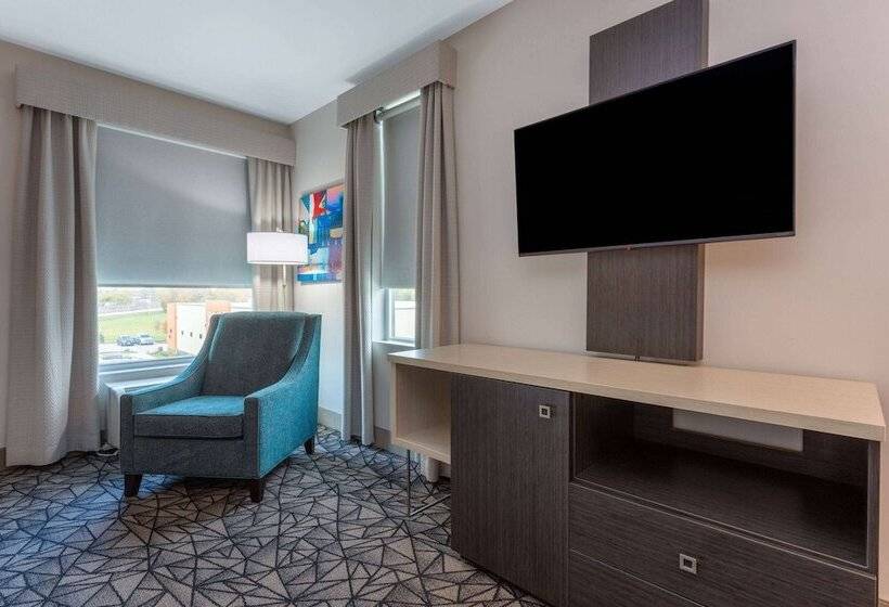 هتل La Quinta Inn & Suites By Wyndham Shorewood