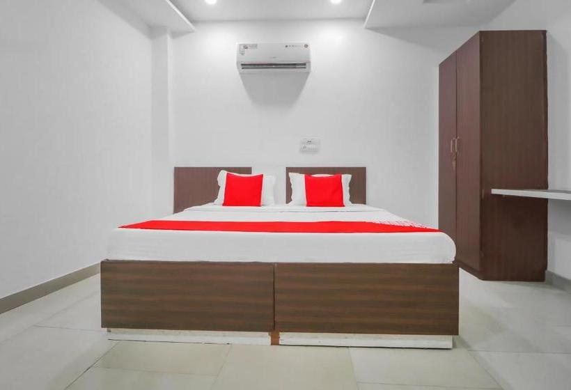 Отель Oyo 79022 Dream Villa