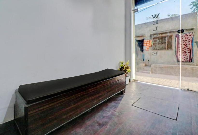 Hotelli Oyo 80032  The Shadow