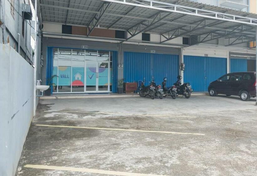 هتل Reddoorz At Vall Guest House Balikpapan