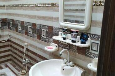 هتل Royal Luxury Multan