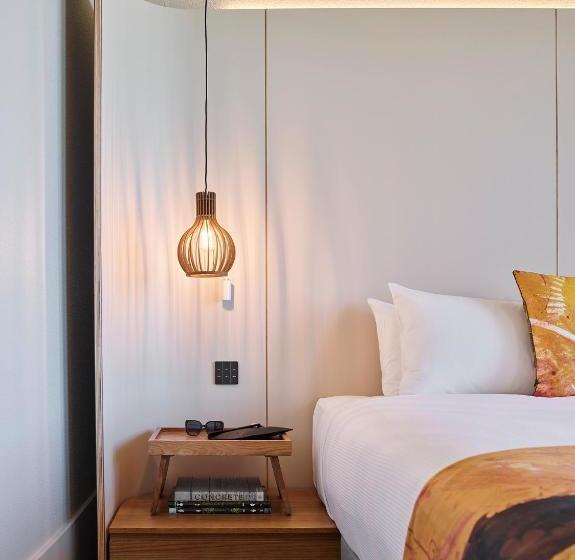 هتل Crystalbrook Kingsley