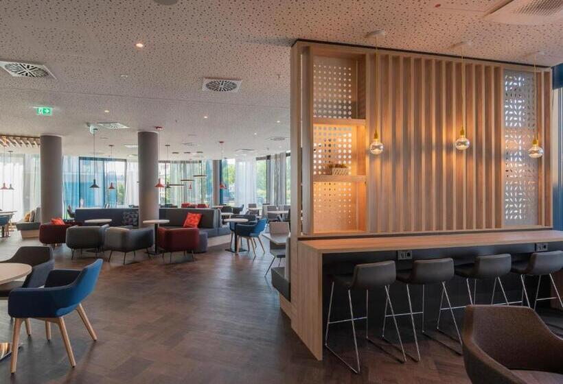 هتل Holiday Inn Express Dusseldorf Hauptbahnhof