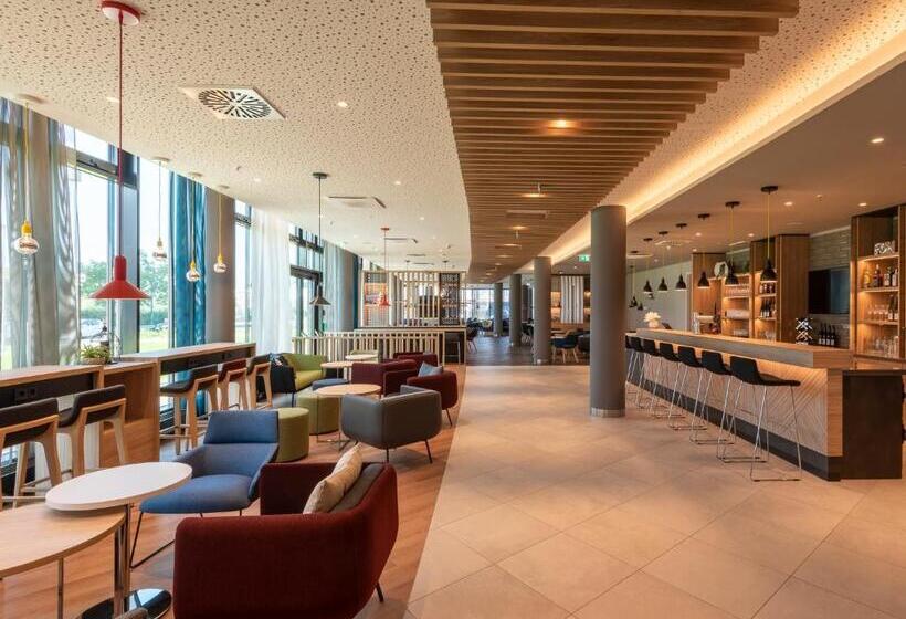 هتل Holiday Inn Express Düsseldorf   Hauptbahnhof, An Ihg