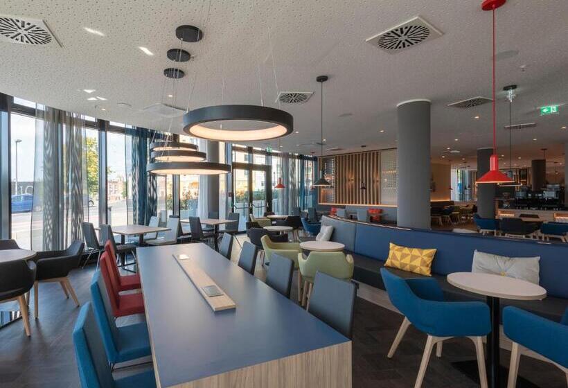هتل Holiday Inn Express Düsseldorf   Hauptbahnhof, An Ihg