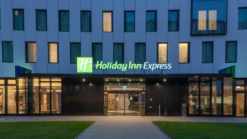 هتل Holiday Inn Express Dusseldorf Hauptbahnhof