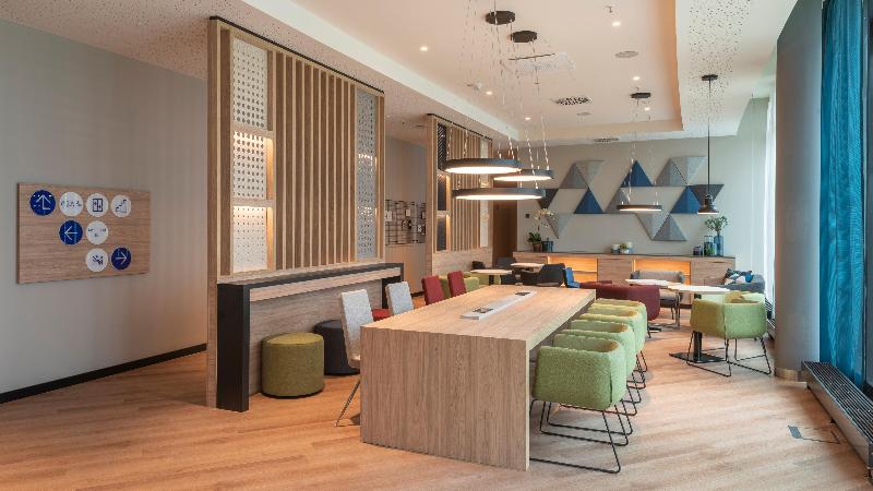 هتل Holiday Inn Express Düsseldorf   Hauptbahnhof, An Ihg