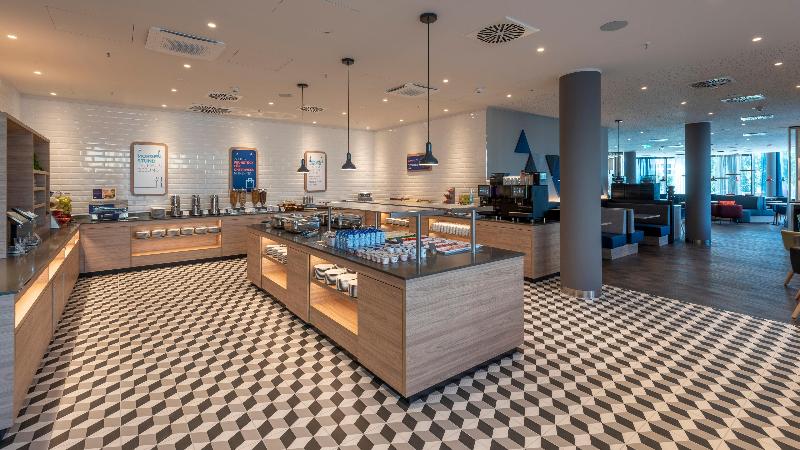 هتل Holiday Inn Express Düsseldorf   Hauptbahnhof, An Ihg