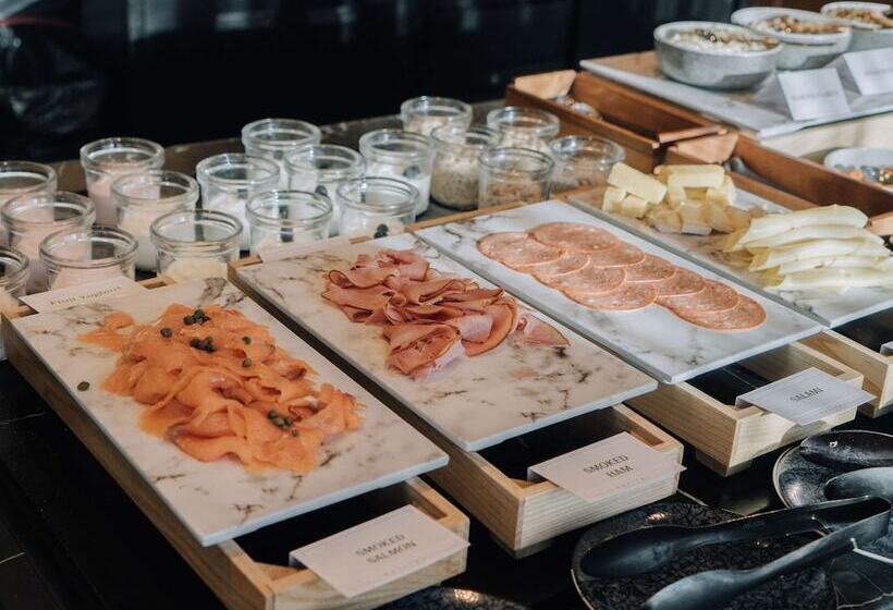 هتل Sofitel Adelaide