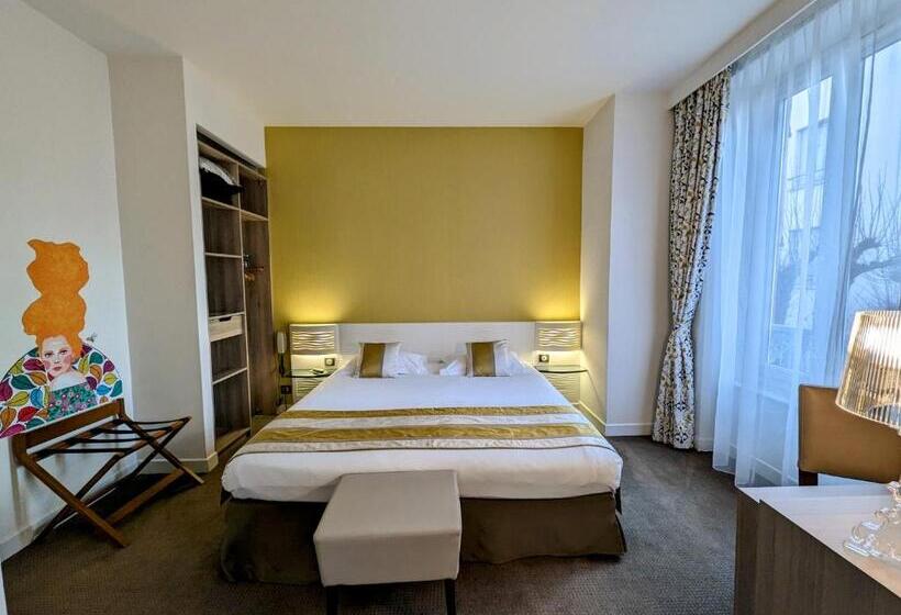 هتل Arverna Vichy   Clt