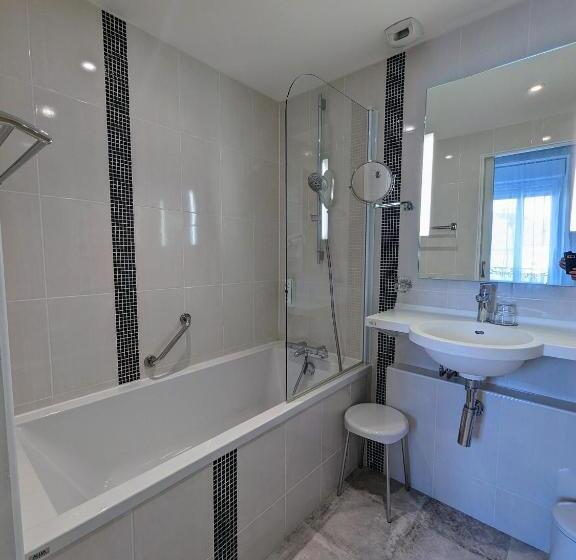 هتل Arverna Vichy   Clt