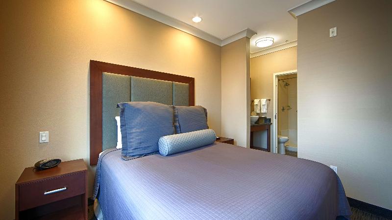 هتل Best Western Plus Avita Suites