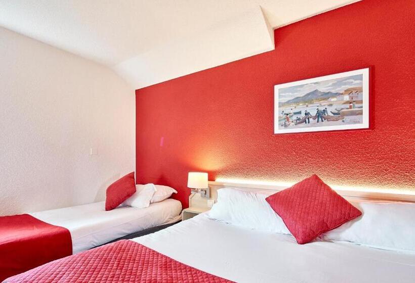 هتل Donibane Saint Jean De Luz