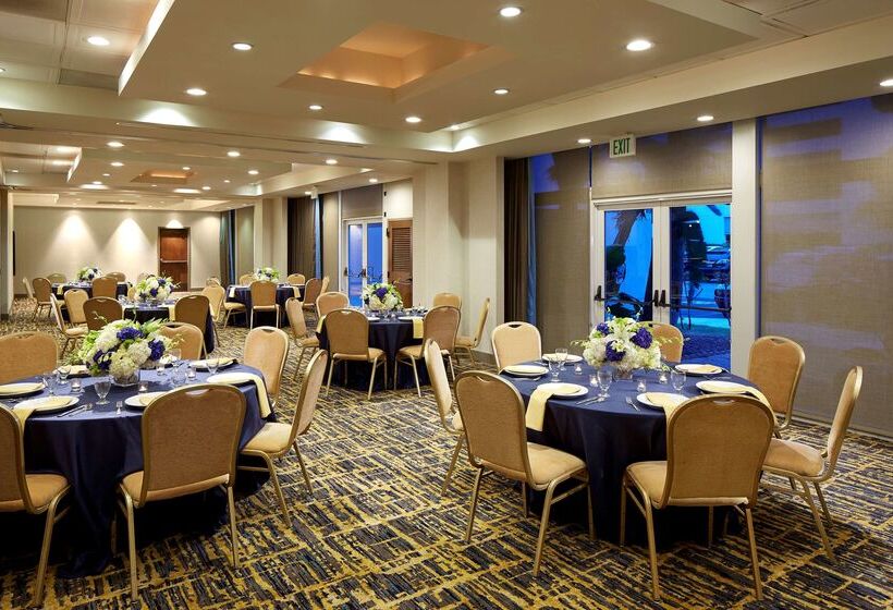 هتل Doubletree By Hilton Lax El Segundo