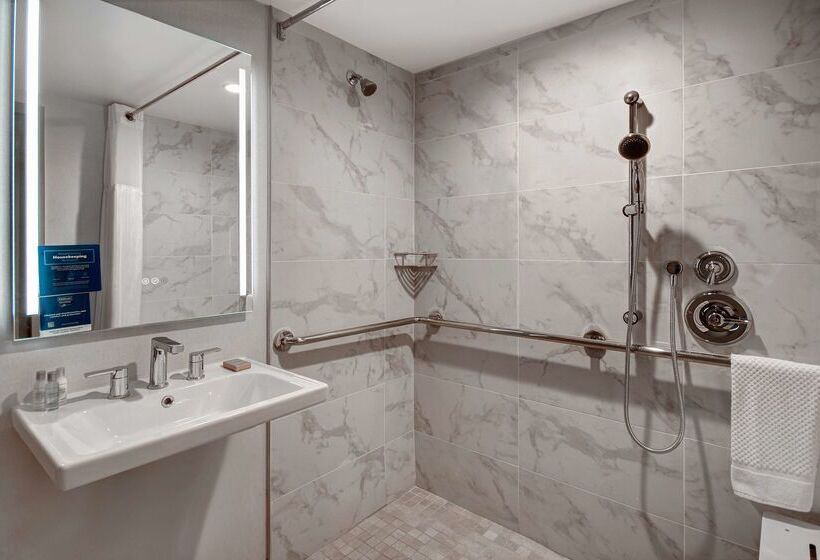 هتل Doubletree By Hilton Lax El Segundo