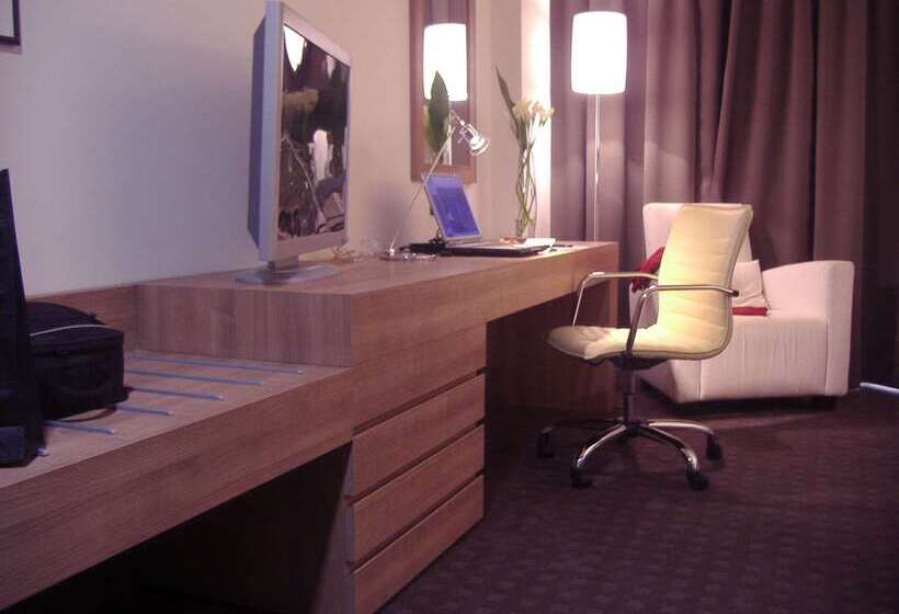 هتل Doubletree By Hilton Milan