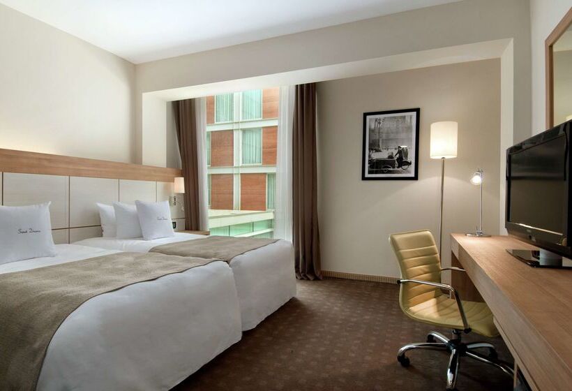 هتل Doubletree By Hilton Milan