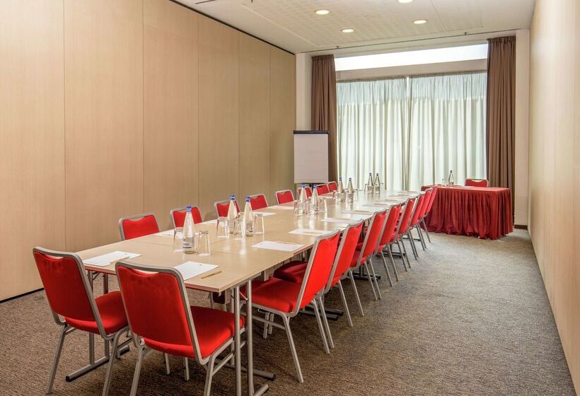 هتل Doubletree By Hilton Milan