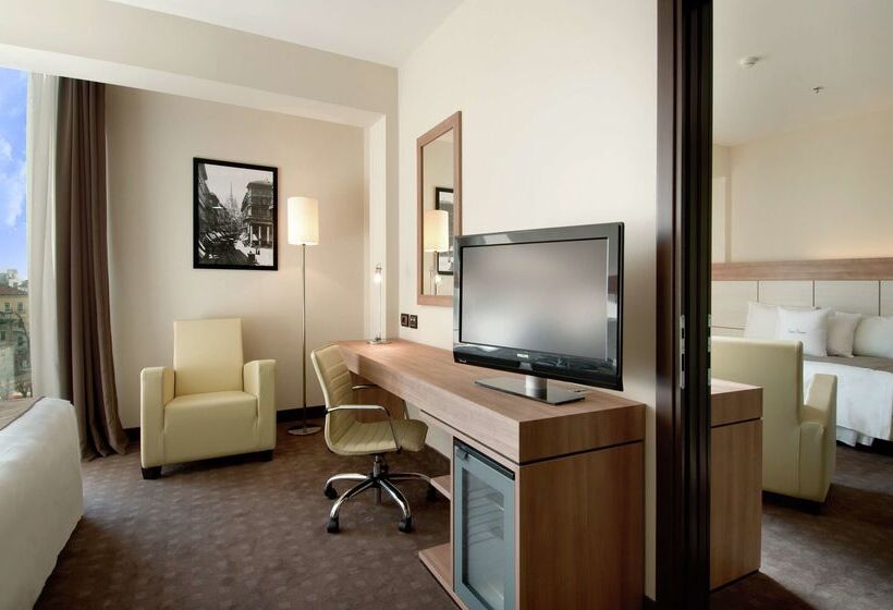 هتل Doubletree By Hilton Milan
