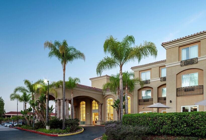 هتل Hilton Garden Inn San Diego  Rancho Bernardo