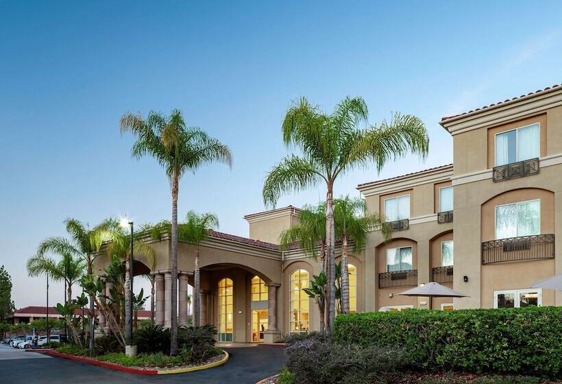 هتل Hilton Garden Inn San Diego  Rancho Bernardo