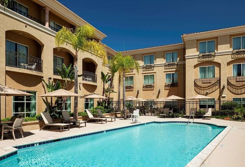 هتل Hilton Garden Inn San Diego  Rancho Bernardo