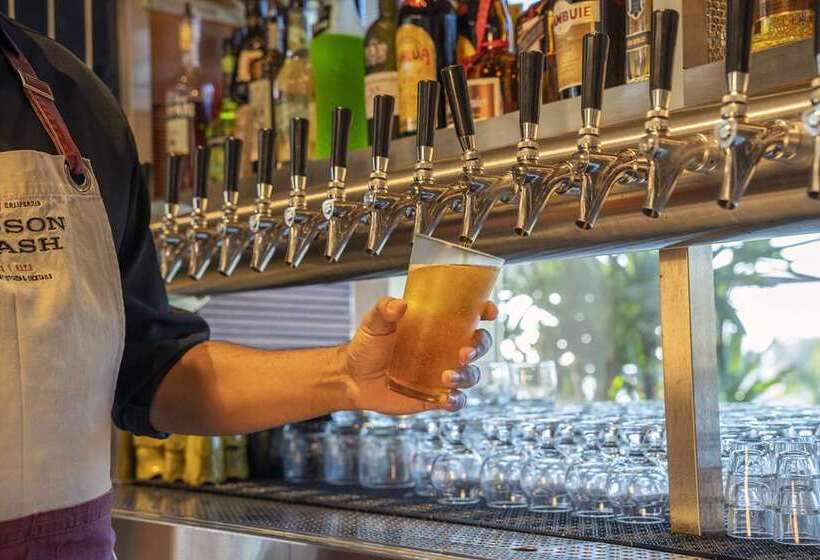 هتل Hilton San Diego Bayfront