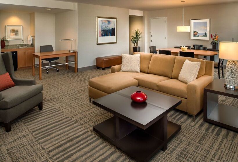 هتل Hilton Vancouver Washington