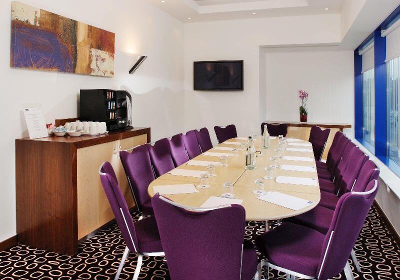 Fotos del hotel Holiday Inn Express London  Golders Green:  7