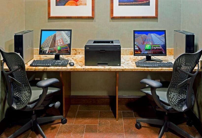 Hotel Holiday Inn Express Times Square, An Ihg