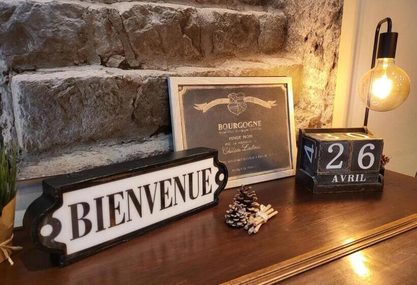 Отель Hôtel Parc Adélie   Logis Hôtels