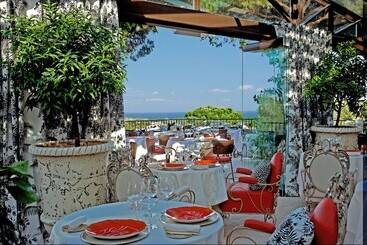 هتل Hôtel Villa Marie Saint Tropez