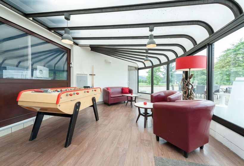 هتل Kyriad Prestige Compiegne