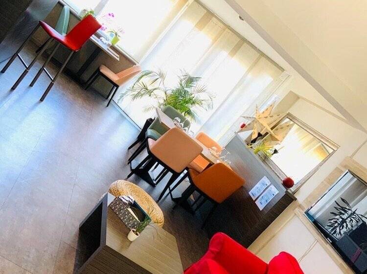 هتل Restaurant L Eskemm St Brieuctregueux