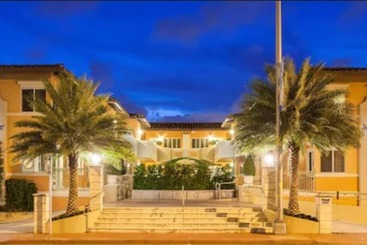 هتل Sun Harbour Boutique