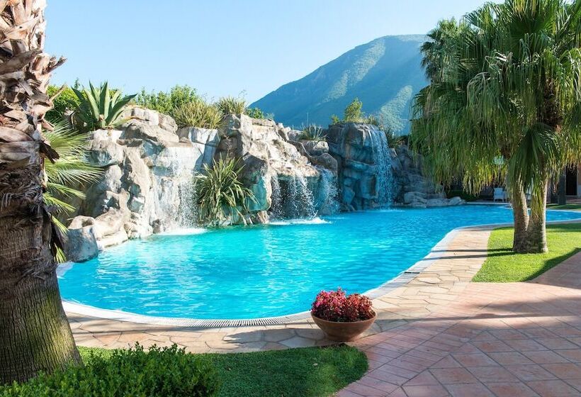 فندق Villa Albani